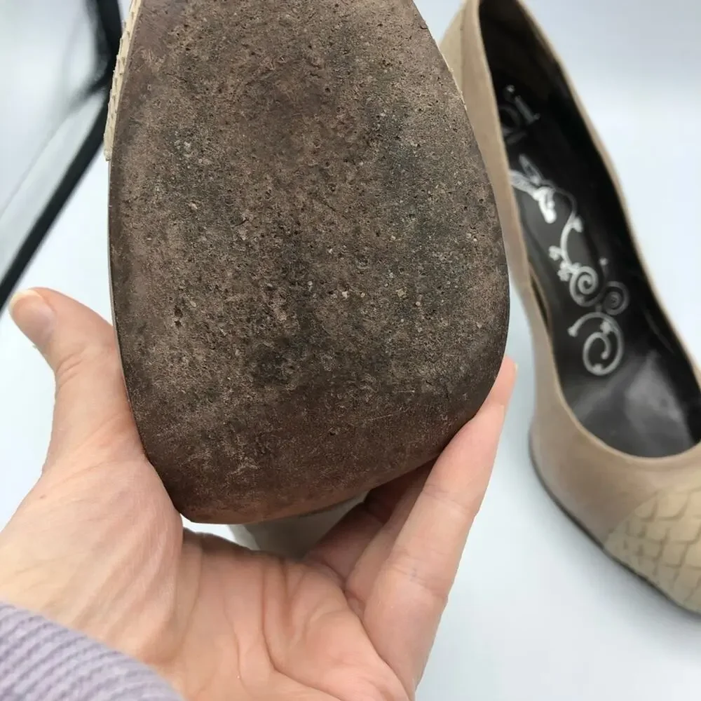 Tibi Tan Suede Pumps Wood Heels Womens 8 Cap Toe Snake Embossed Preppy Pumps